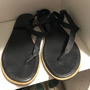 Sorel T-Strap Sandals. Black. Size 10.